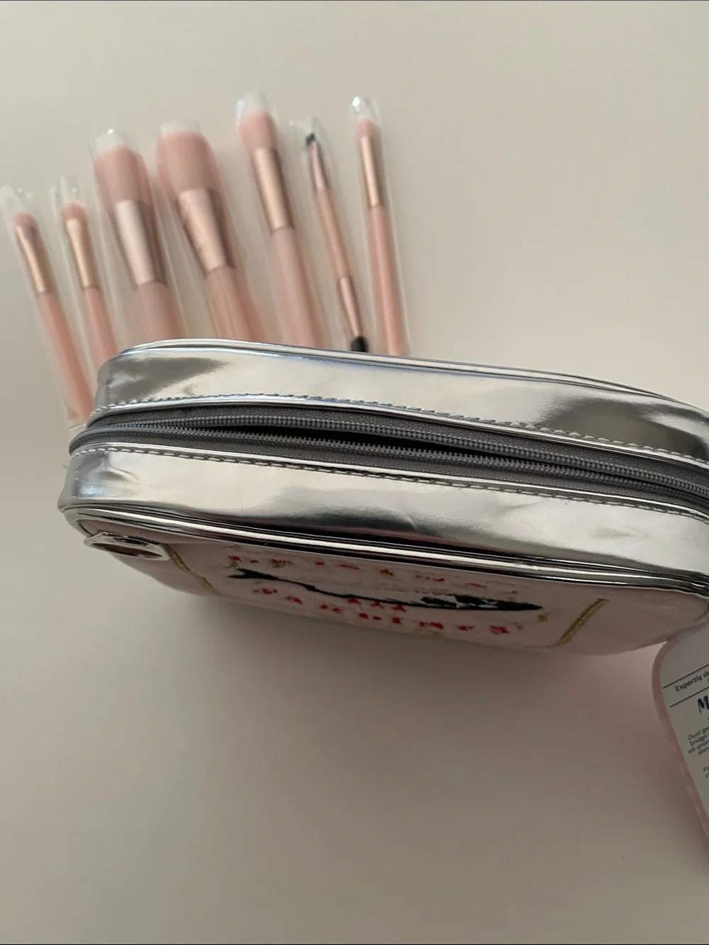 Sardines Travel Makeup Brush Set with Cosmetic Storage Case | 7-Piece NWT